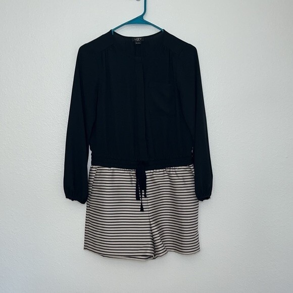 Ann Taylor LOFT Striped Black & White Long Sleeve Romper 0P - Picture 2 of 11